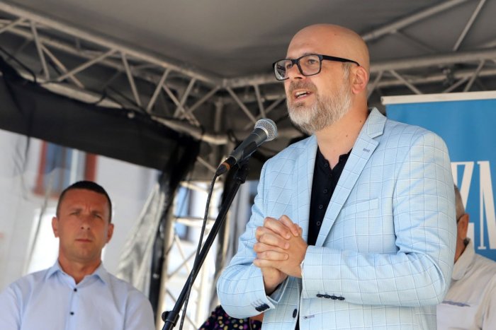 Ilustračný obrázok k článku Hovorilo sa o niekom inom, ALE: Na post župana PSK podporí Hlas-SD Kaliňáka