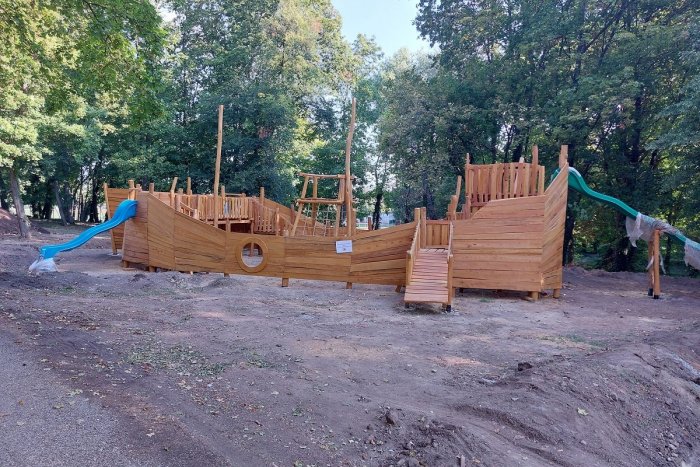 Ilustračný obrázok k článku V Mojmírovciach finišujú práce na novom detskom ihrisku: Starosta zapojí aj občanov