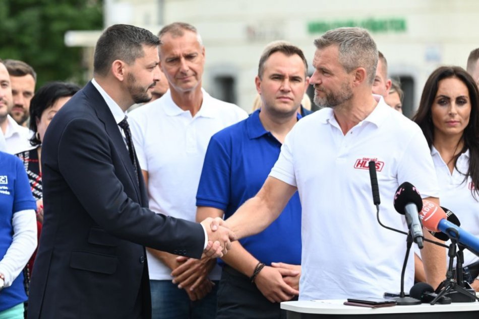 Ilustračný obrázok k článku Boj o post predsedu TTSK: Kandidáta Martina Červenku podporuje Hlas-SD