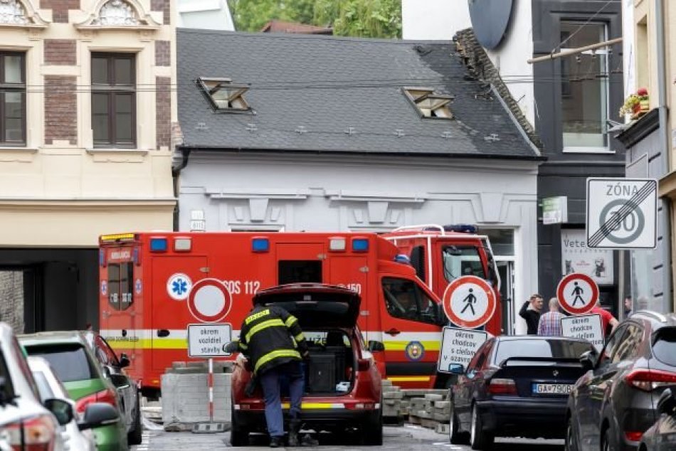 Ilustračný obrázok k článku PANIKA v hlavnom meste: Všetci hasiči boli na nohách, HORELA budova na známej ulici! FOTO