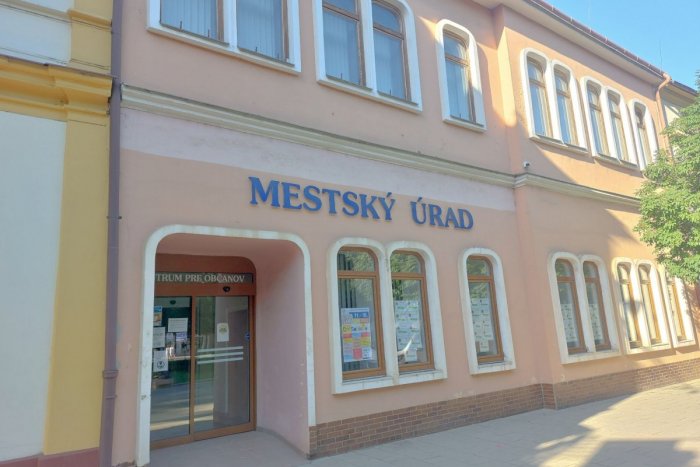 Ilustračný obrázok k článku Nedávno sa naňho sťažovala moderátorka: Primátor Sabinova chce obhájiť svoj post