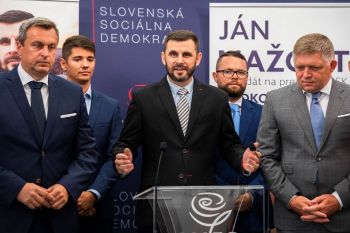 Ilustračný obrázok k článku Zosadí Drobu kandidát Smeru a SNS? Mažgút si tiež robí zálusk na post predsedu BSK!