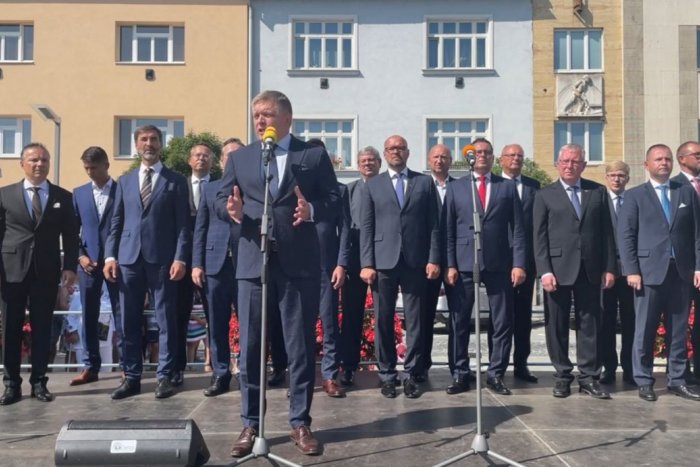 Ilustračný obrázok k článku Čaputová, Heger aj Korčok VYPENILI: Fico a Smer pozvali na oslavy SNP Rusov s Bielorusmi!