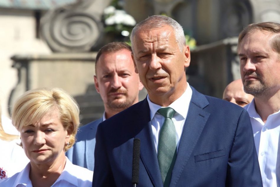 Ilustračný obrázok k článku Nosko: Vládne opatrenia sú LIKVIDAČNÉ! Stúpnu Bystričanom dane a poplatky?