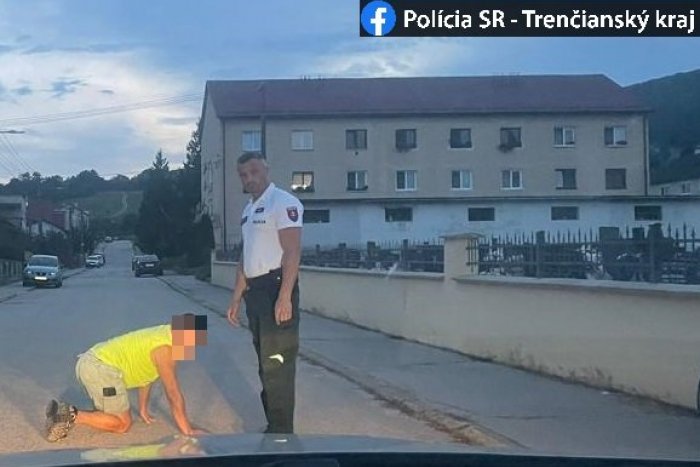 Ilustračný obrázok k článku Cyklista spadol pred policajné auto: NEUVERÍTE, koľko nafúkal a čím sa OBHAJOVAL!