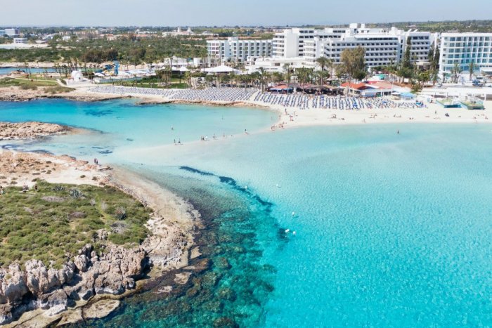 Ilustračný obrázok k článku Dovolenkári, TEŠTE sa: V tejto krajine zmiernili opatrenia, RÚŠKA už takmer nepotrebujete!