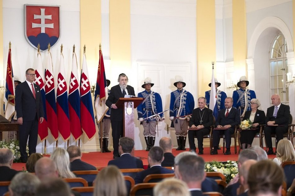 Ilustračný obrázok k článku Boris Kollár odovzdal ceny J. M. Hurbana: Dostali ich exprezident aj známa herečka, VIDEO