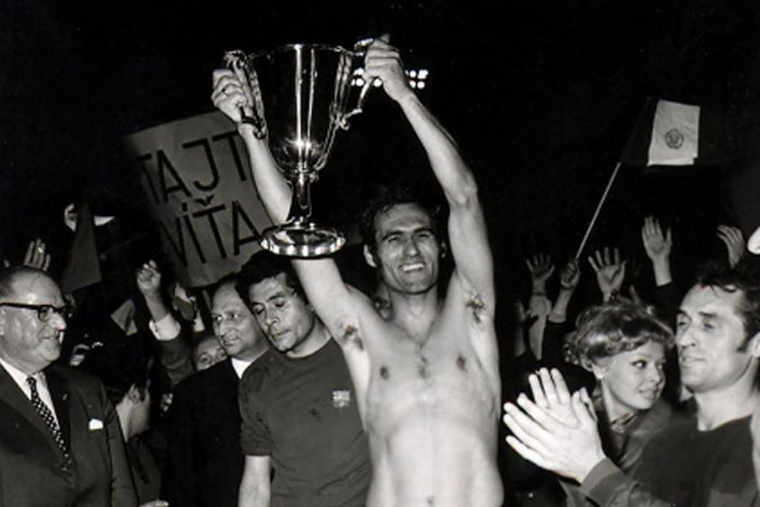Ilustračný obrázok k článku Futbalový Slovan smúti: Zomrel Alexander Horváth, kapitán z víťazného finále PVP
