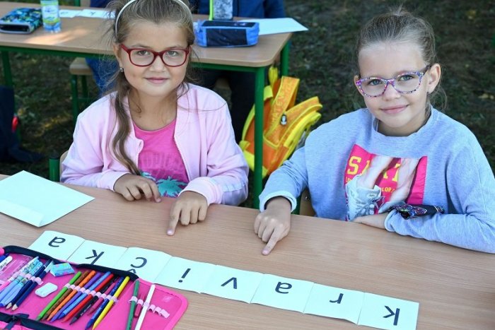 Ilustračný obrázok k článku Rodičia prvákov dostanú zvýšený PRÍDAVOK na dieťa: Koľko to bude eur a na aký účel?