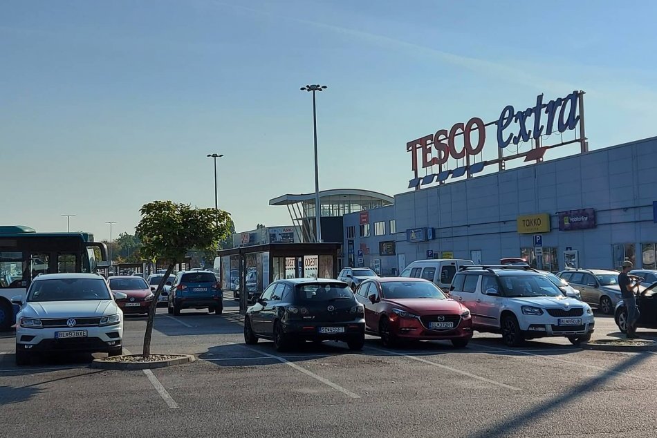 Ilustračný obrázok k článku Maloobchodný gigant Tesco ruší viac ako 2000 pracovných miest: Majú sa Slováci BÁŤ?