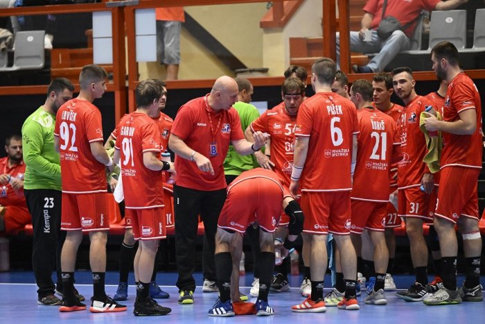 Ilustračný obrázok k článku Považskobystričania majú už len dve možnosti: Rakúsko alebo Bosna a Hercegovina?