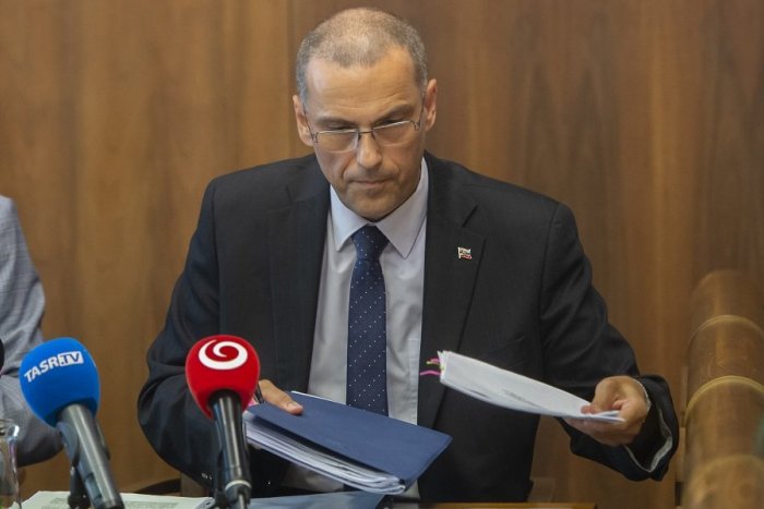 Ilustračný obrázok k článku Nízky trest pre pedofilného kňaza zdvihol Žilinkovi tlak: Prokurátorky prídu o funkcie!