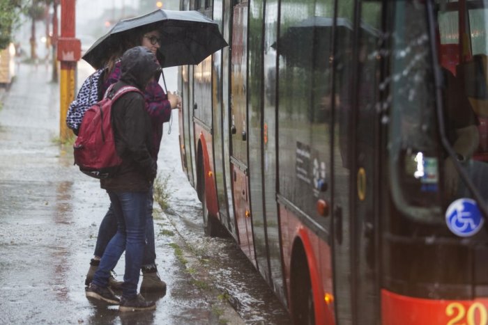 Ilustračný obrázok k článku Zima, dážď a sychravo: Depresívne počasie má pokračovať a babie leto zrejme NEBUDE!