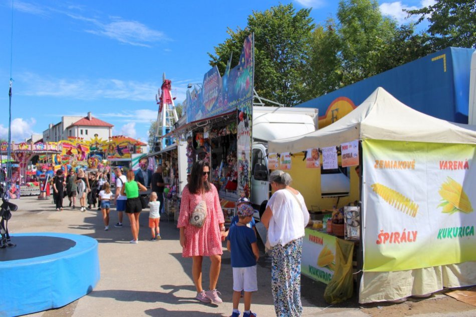 Ilustračný obrázok k článku Jarmoky, vinobrania aj šarkaniáda: TIPY na zaujímavé akcie v Nitrianskom kraji