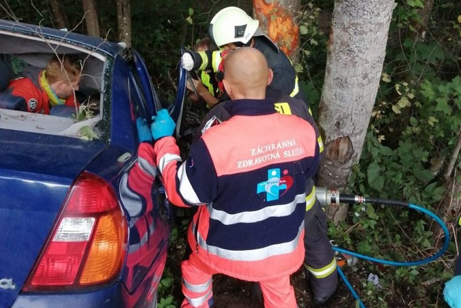 Ilustračný obrázok k článku VÁŽNA nehoda na Horehroní: Ťažko zraneného vodiča museli vystrihovať z auta, FOTO
