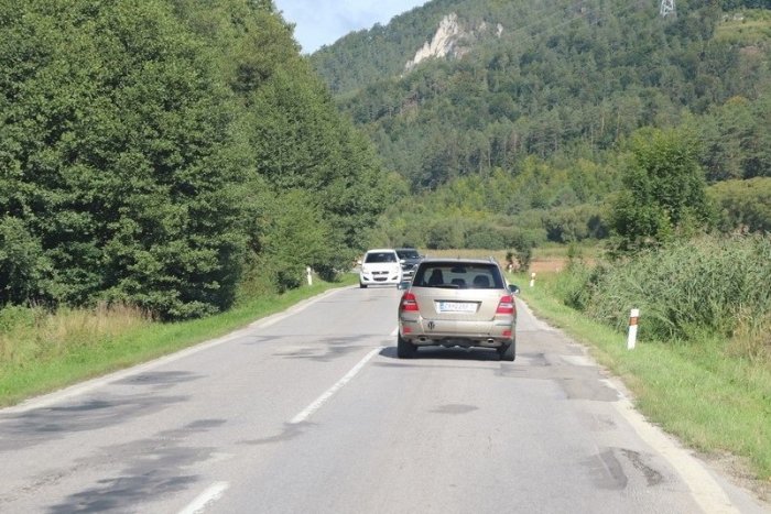 Ilustračný obrázok k článku Očakávaná rekonštrukcia spustená: Opraví sa cesta medzi Prečínom a Domanižou