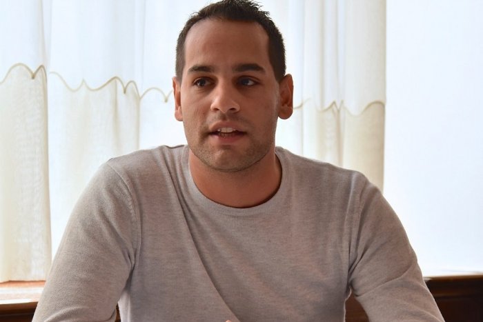 Ilustračný obrázok k článku Bývalý poslanec OĽANO má veľký PROBLÉM: Heráka už VINÍ šesť žien!