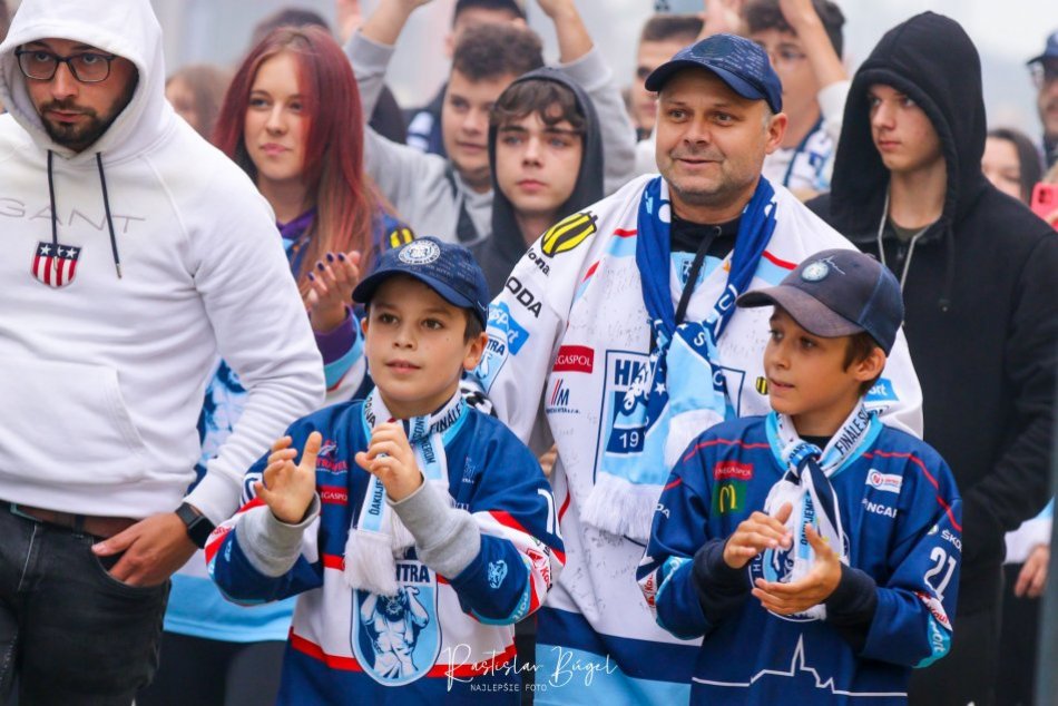 Ilustračný obrázok k článku FANZÓNA v Nitre: Finálové zápasy budú môcť fanúšikovia sledovať aj na námestí