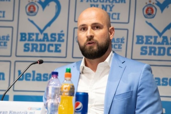 Ilustračný obrázok k článku ZEMETRASENIE vo futbalovom Slovane! Ivan Kmotrík mladší SKONČIL: Už nemám silu bojovať!