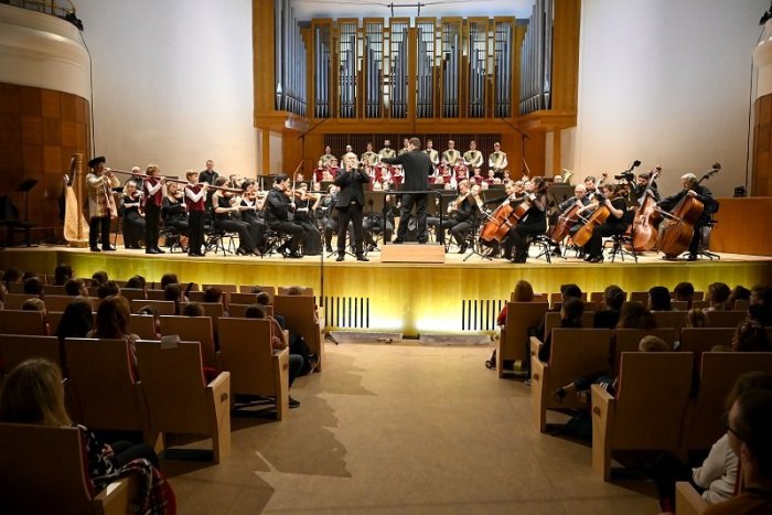 Ilustračný obrázok k článku Na koncerte v košickom Dome umenia vytvorili REKORD s 540 účinkujúcimi!