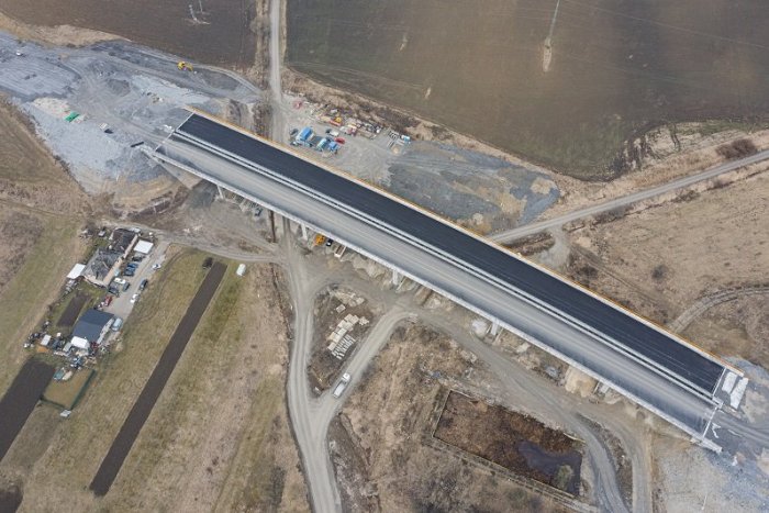 Ilustračný obrázok k článku ZLÁ správa pre motoristov: Diaľnicu pri Ružomberku sa do konca roka NEPODARÍ dostavať