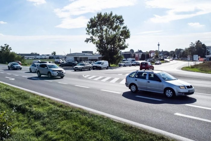 Ilustračný obrázok k článku Pomôže na Zavarskej mimoúrovňová križovatka? Kraj vydal KLADNÉ stanovisko