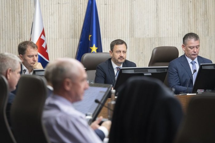 Ilustračný obrázok k článku PRIESKUM: Slováci majú zrejme DOSŤ tejto vlády! Predčasné voľby si želá až 60 percent ľudí