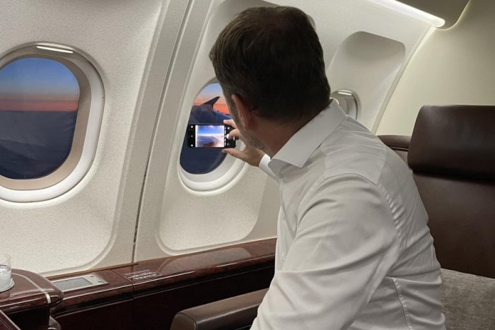 Ilustračný obrázok k článku Matovič pozdravuje z OBLAKOV: Ak mafoši dnes vyhrajú, príde FACHMAN i SUPER minister financií