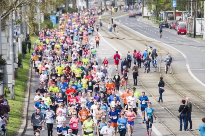 Ilustračný obrázok k článku Vodiči, POZOR! Pre veľké športové podujatie UZAVRÚ v Bratislave viaceré cesty