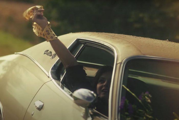 Ilustračný obrázok k článku Pri Trnave sa rozložili filmári: Známa slovenská speváčka tu natáčala VIDEOKLIP