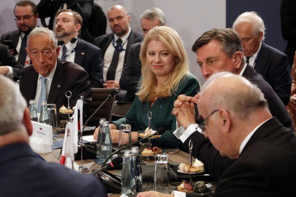Ilustračný obrázok k článku Čaputová obkolesená 11 prezidentmi: Zhodli sa, že treba vyvíjať TLAK na Rusko!