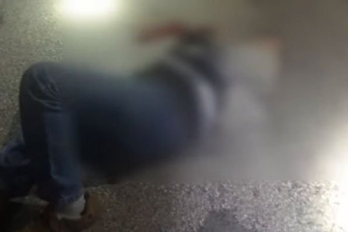 Ilustračný obrázok k článku Hrdinský čin dvojice policajtov: Zranenému mužovi zachránili život