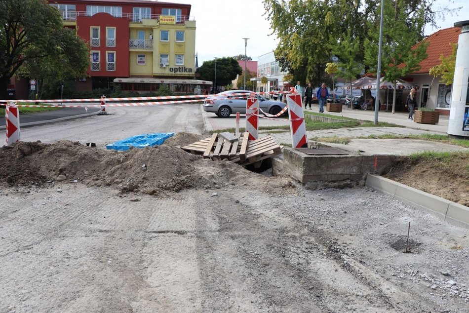 Ilustračný obrázok k článku Tretia etapa vrcholí: Mesto postupne dokončuje opravy komunikácií, FOTO