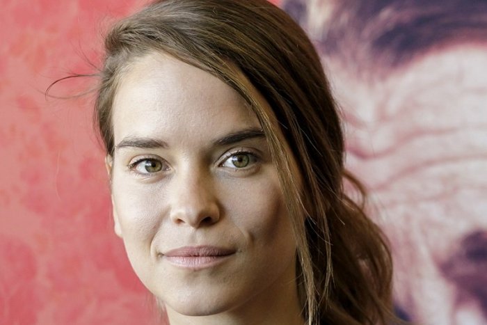 Ilustračný obrázok k článku V Bratislave nakrúcajú komédiu s bláznivou zápletkou: Film plný ZNÁMYCH tvárí príde aj do kín