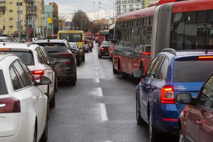 Ilustračný obrázok k článku NAJHORŠIE dopravné ZÁPCHY na svete boli vlani v Londýne. Ako je na tom Bratislava?