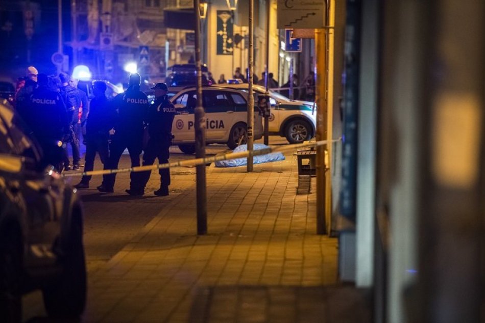 Ilustračný obrázok k článku Streľbu v Bratislave prekvalifikovali na teroristický útok: Tým, ktorí ju schvaľujú, hrozí BASA!