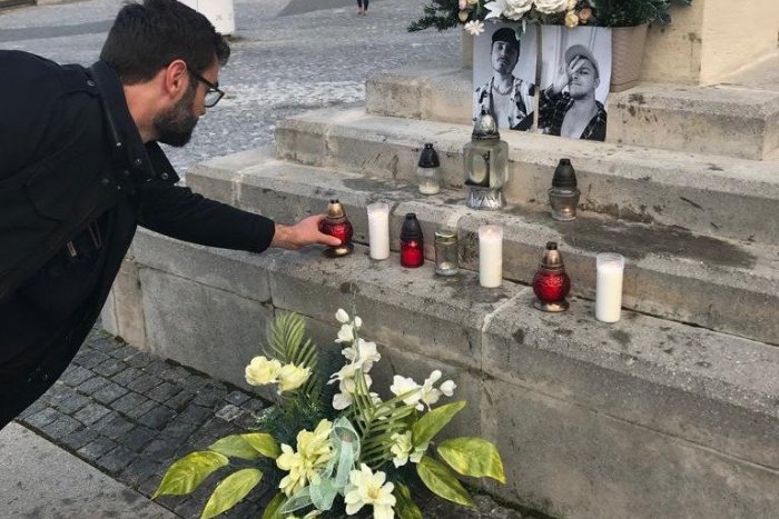 Ilustračný obrázok k článku Obete STREĽBY si uctili aj v Nitre: Sviečku im zapálil aj primátor