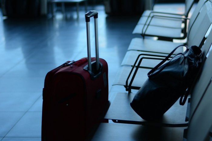 Ilustračný obrázok k článku Dievčatko sa nevrátilo zo školy, prišlo OHAVNÉ zistenie: Bezvládne telo našli v cestovnom kufri!