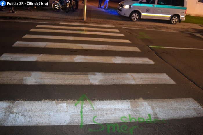 Ilustračný obrázok k článku Vodič ZRAZIL dvoch chodcov priamo na priechode: Jeden z nich je v umelom spánku!