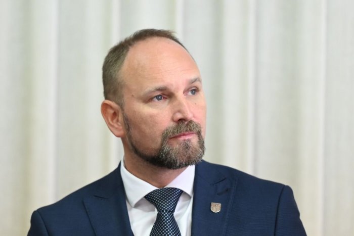 Ilustračný obrázok k článku Viskupič chce obhájiť post predsedu TTSK: Predstavil volebný program