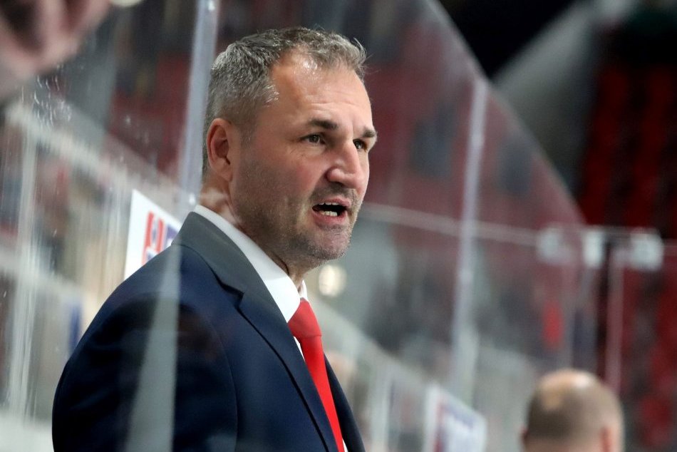 Ilustračný obrázok k článku Bystrica odvolala trénerov Jendeka a Surového: Kto povedie Baranov?