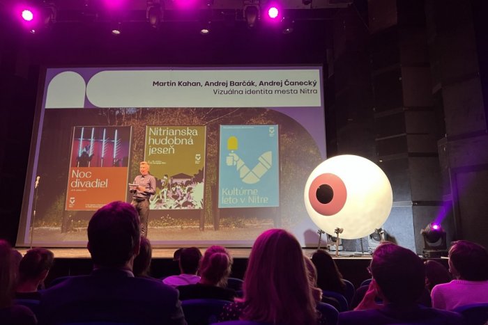 Ilustračný obrázok k článku Symbol Nitry v novom šate zabodoval: Nová vizuálna identita mesta získala Národnú cenu