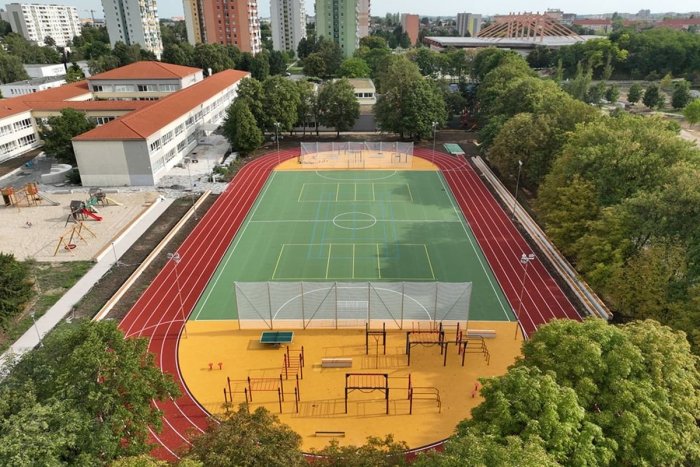 Ilustračný obrázok k článku Nový areál na Spartakovskej: Využívať ho už môže verejnosť a aj žiaci