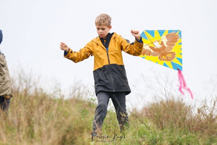 Ilustračný obrázok k článku Neseďte doma! Nebo nad Topoľčanmi zaplnia pestrofarebné šarkany
