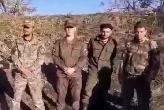 Ilustračný obrázok k článku ZÚFALÉ VIDEO Rusov: Vykopli nás na pole ako PSY. Nevieme, kde sme. Dámske vložky na RANY?