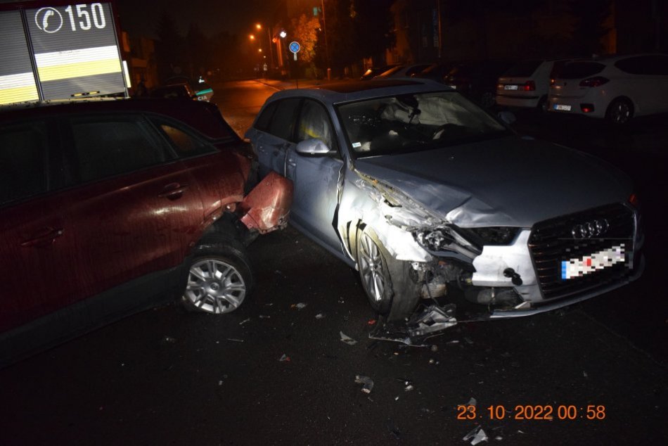 Ilustračný obrázok k článku V Banskobystrickom kraji VYČÍŇAL opitý vodič: Odnieslo si to hneď niekoľko áut, FOTO