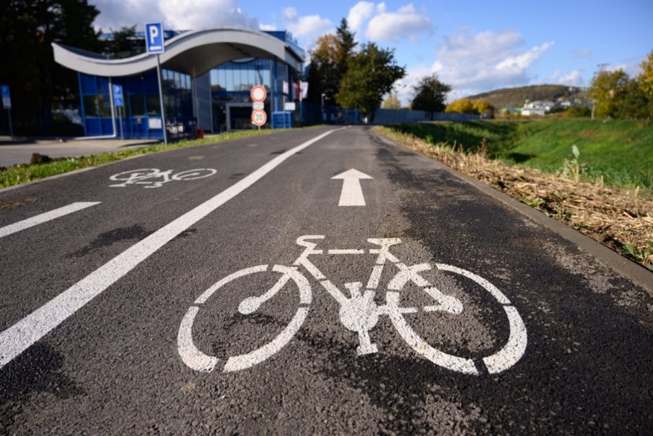 Ilustračný obrázok k článku Otvorili novú cyklotrasu: Spája Nitru s priemyselným parkom a Dražovcami, FOTO