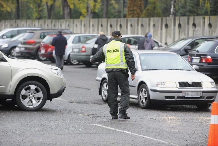 Ilustračný obrázok k článku Peripetie s parkovaním okolo CINTORÍNA: Kde môžu vodiči bez problémov ZAPARKOVAŤ?