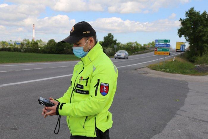 Ilustračný obrázok k článku V Trnavskom kraji "fúkalo" vyše 4-tisíc ľudí: Pod vplyvom jazdili vodiči aj cyklisti