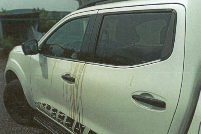 Ilustračný obrázok k článku Vodič našiel auto s nechcenou pečiatkou: Na východe mu ho olejom polial dôchodca